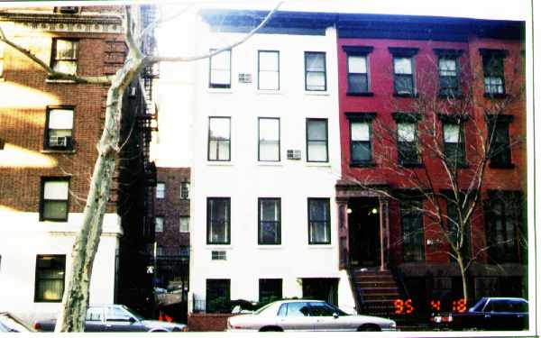 240 E 19th St in New York, NY - Building Photo