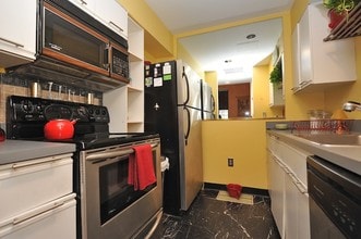 1601 Spring Garden St, Unit M101 in Philadelphia, PA - Building Photo - Building Photo