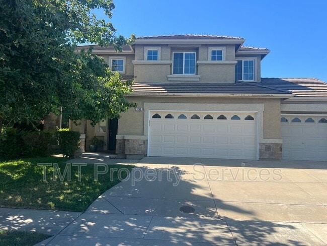 property at 3260 San Salvador St