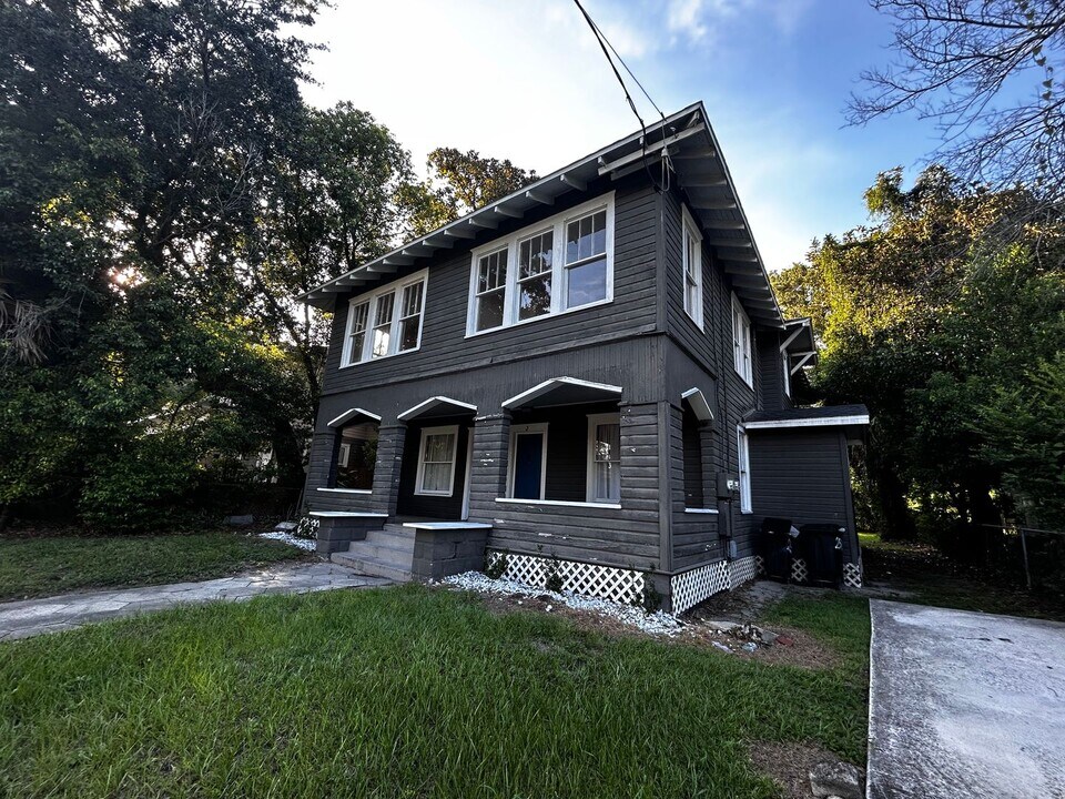2561 Rosselle St in Jacksonville, FL - Building Photo