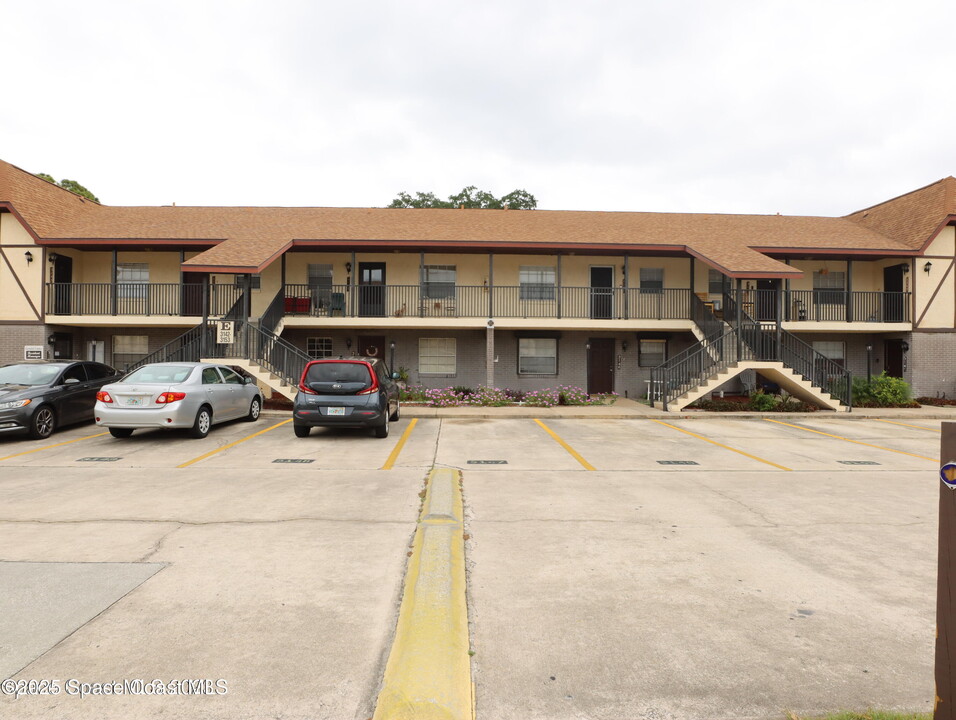 3147 Sir Hamilton Cir in Titusville, FL - Building Photo