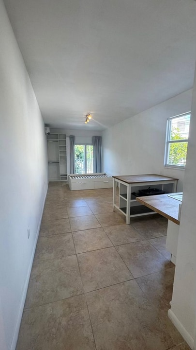 444 SW 3rd St, Unit 3 in Miami, FL - Building Photo