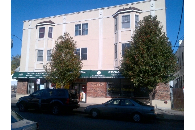 360 Monroe St in Passaic, NJ - Building Photo - Building Photo