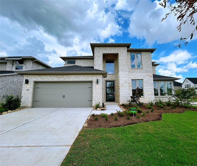 property at 5402 Holly Holw Ln