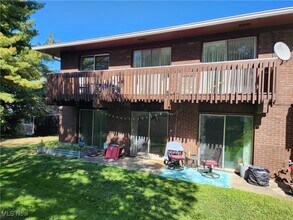 2550 Chamberlain Rd-Unit -B-3 in Fairlawn, OH - Building Photo - Building Photo