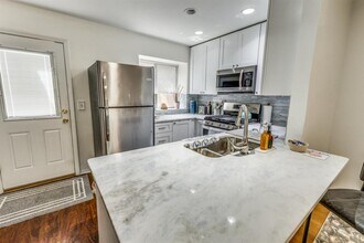12325 Los Indios Trail in Austin, TX - Building Photo - Building Photo