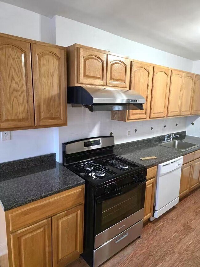 59-47-59160 160th St in Queens, NY - Building Photo - Building Photo
