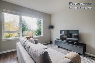 2690 152nd Ave NE in Redmond, WA - Foto de edificio - Building Photo