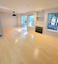 14035 Greenwood Ave N, Unit Greenwood Highlands B1 in Seattle, WA - Building Photo - Building Photo