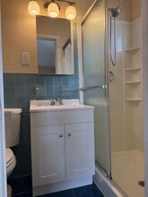 44 Isabella Ave, Unit 2 in Bayonne, NJ - Foto de edificio - Building Photo