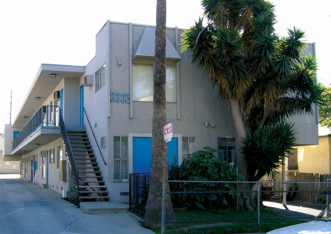 3332 Andrita St in Los Angeles, CA - Building Photo - Building Photo