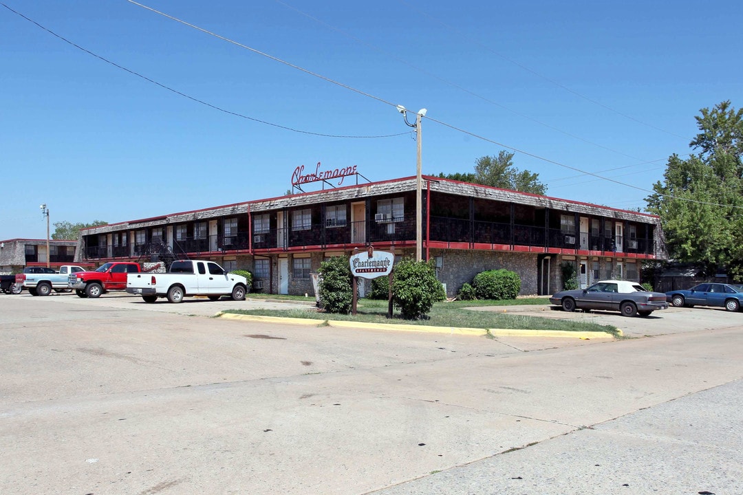 Charlemagne in Yukon, OK - Building Photo