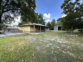 22450 Oakley Rd in New Caney, TX - Building Photo