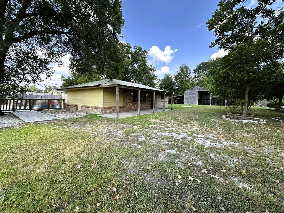 22450 Oakley Rd in New Caney, TX - Building Photo