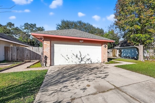 16106 Barbarossa Dr in Houston, TX - Building Photo - Building Photo