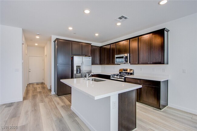 property at 2527 Venetia Pointe St