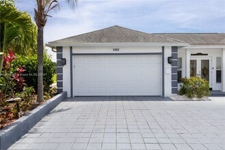 4902 N Travelers Palm Ln in Tamarac, FL - Building Photo - Building Photo