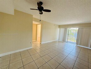 4215 N University Dr, Unit 315 in Sunrise, FL - Building Photo - Building Photo