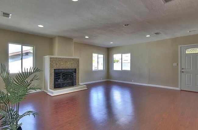 8109 Ney Ave in Oakland, CA - Building Photo - Building Photo