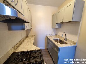 4 Cogswell Ave in Cambridge, MA - Building Photo - Building Photo