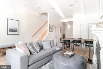 330 11th St SE in Washington, DC - Building Photo - Building Photo