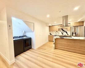 4512 St Elmo Dr in Los Angeles, CA - Building Photo - Building Photo