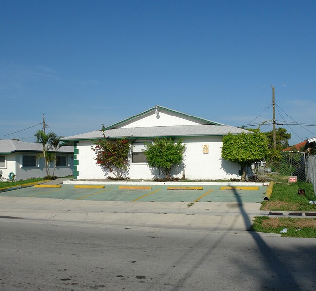 1201-1211 NW 29th Ter in Fort Lauderdale, FL - Building Photo - Building Photo