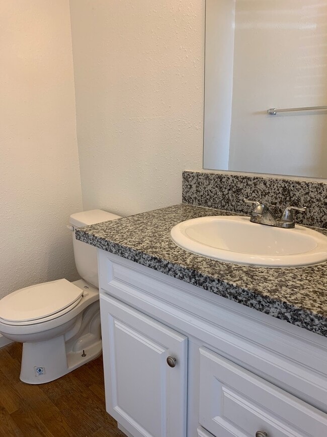 4077 Oakcrest Dr in San Diego, CA - Building Photo - Building Photo