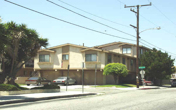 11603 Menlo Ave in Hawthorne, CA - Building Photo - Building Photo