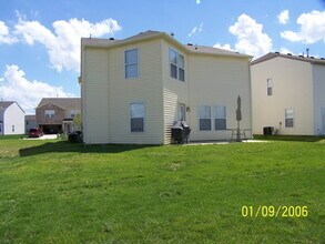 898 Stonehurst Dr in Franklin, IN - Building Photo - Building Photo