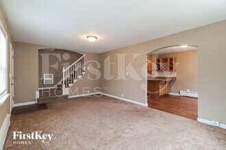 112 W Glenlake Ave in Roselle, IL - Building Photo - Building Photo