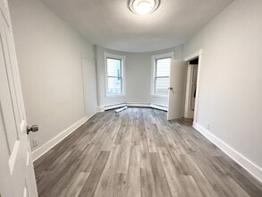 8 Oakland St, Unit 1 in Boston, MA - Building Photo - Building Photo