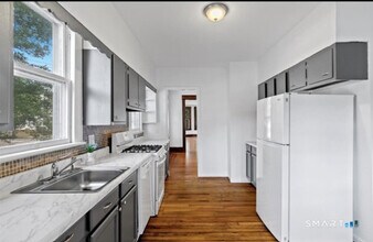 212 Maple St in New Haven, CT - Building Photo - Building Photo
