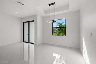 1921 NW 30th St in Cape Coral, FL - Foto de edificio - Building Photo