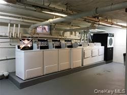 106 NY-106 in Levittown, NY - Building Photo - Building Photo