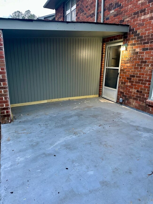 1951 Meadowbrook Cir in Dalton, GA - Building Photo - Building Photo