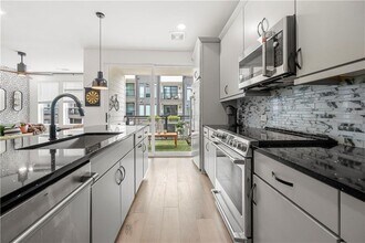383 Pratt Dr SE in Atlanta, GA - Building Photo - Building Photo