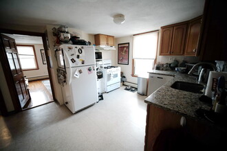 22 8th St, Unit 2 in Cambridge, MA - Building Photo - Building Photo