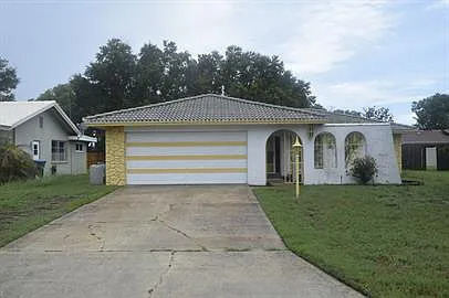 2557 Bramblewood Dr E in Clearwater, FL - Building Photo