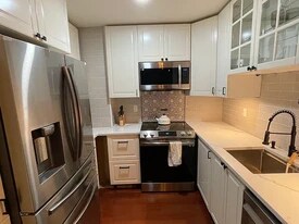 2429 Locust St, Unit 421 in Philadelphia, PA - Building Photo