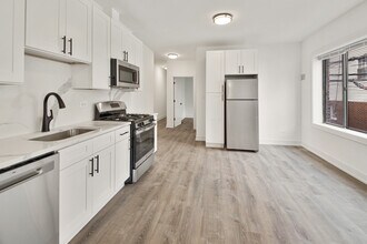 3058 W Cortland St in Chicago, IL - Building Photo - Building Photo