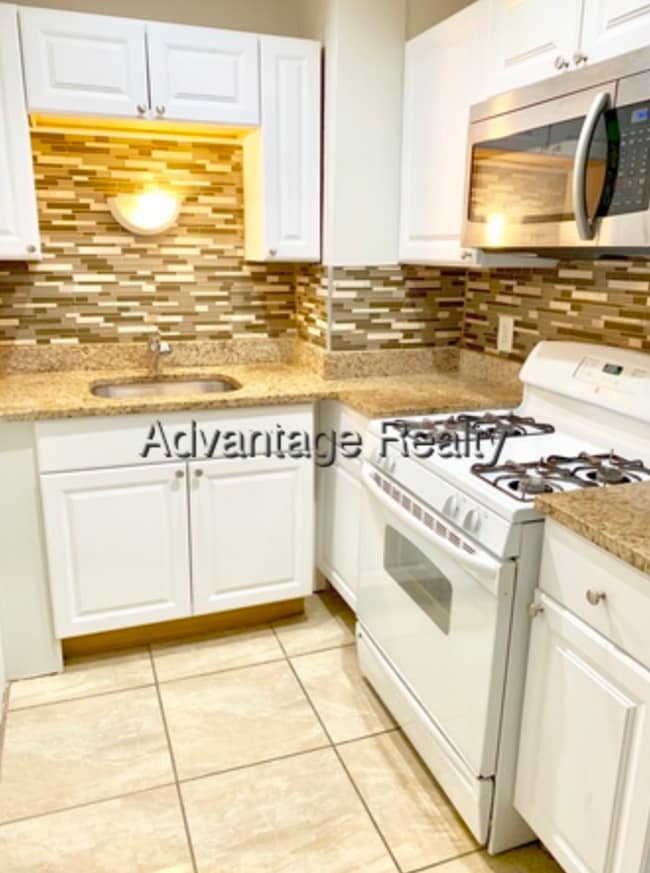 10 4th Street Pl, Unit 1