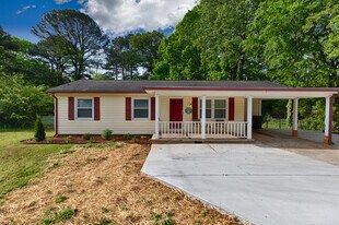 8143 Old Madison Pike in Madison, AL - Building Photo