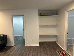 20573 Breezyhill Dr in Ashburn, VA - Building Photo - Building Photo