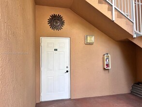 17710 NW 73rd Ave in Hialeah, FL - Building Photo - Building Photo