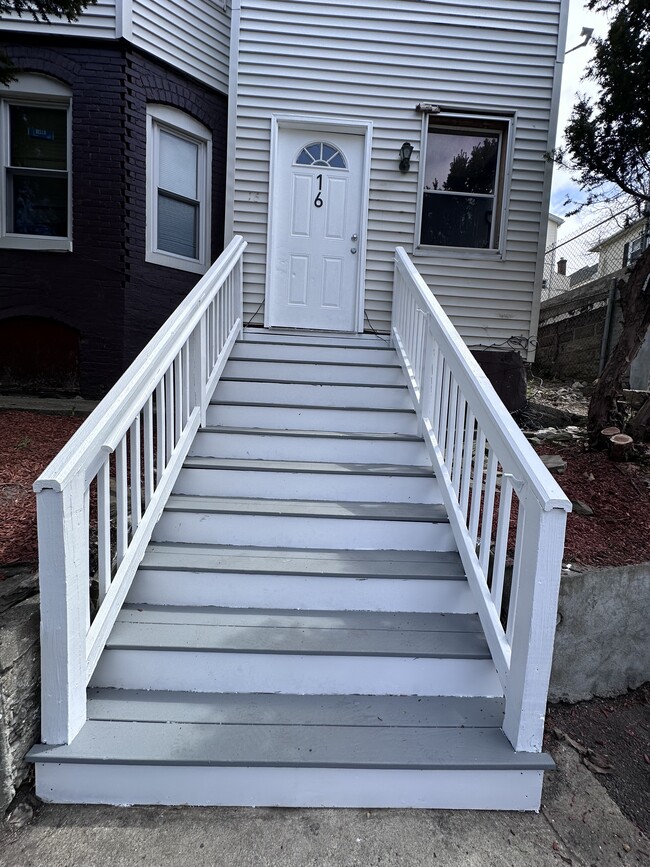 16 Groton Pl, Unit Apartment #4, Unit Apartment #4
