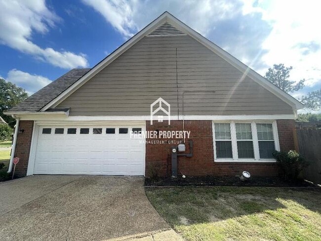 1585 Wood Farms Dr in Memphis, TN - Building Photo - Building Photo