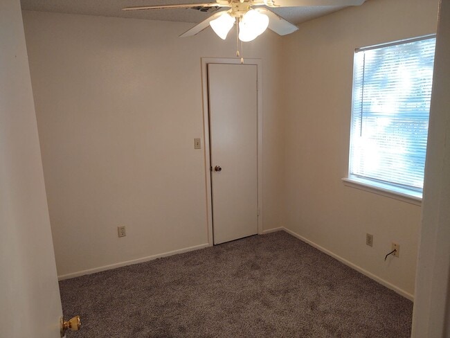 1401 Clyde St in San Marcos, TX - Building Photo - Building Photo