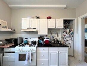 63 Dana St, Unit 3 in Cambridge, MA - Foto de edificio - Building Photo