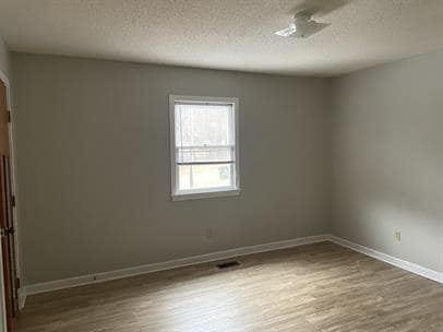 1051 3rd St SE in Hickory, NC - Building Photo - Building Photo